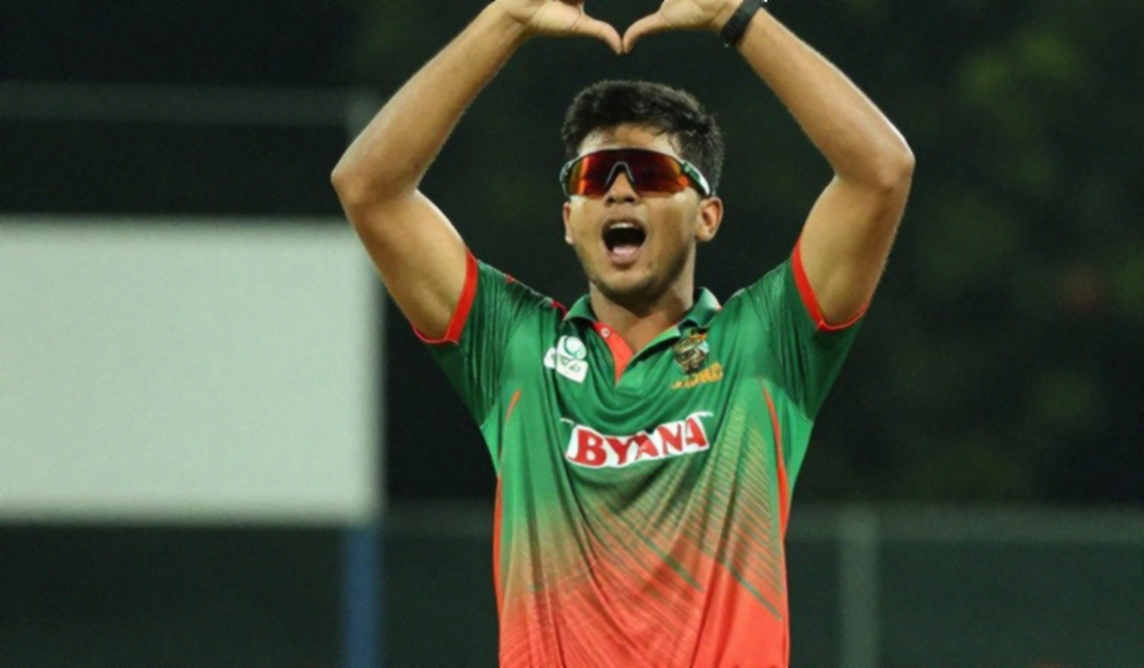 এডেন পার্কে রানের ঝড়: ব্রেসওয়েলের ক্যারিয়ার-সেরা ইনিংসে ২৫৯-এর পাহাড়ে ভারত
