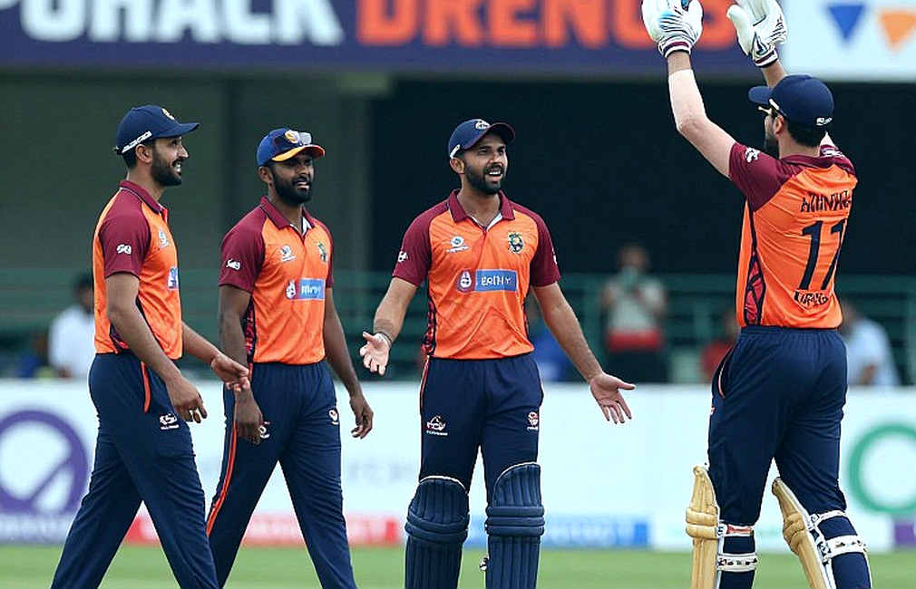 গ্লাভসের ওজন: জয়সওয়াল, কিপিং এবং একটি "রসিকতা"র আসল ঠিকানা